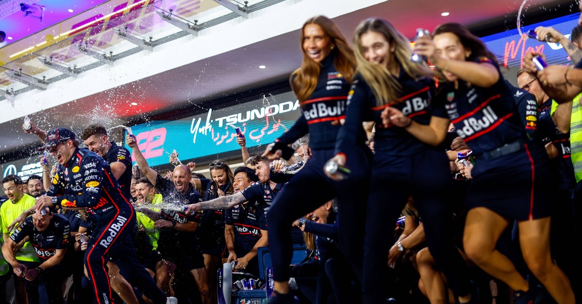 -wie-dieser-typ-im-horrorfilm-wird-verstappen-tats-chlich-erneut-weltmeister