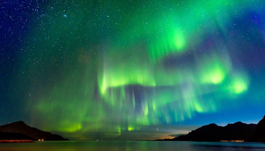 Die Polarlichter in Norwegen. Tromsö. Grotfjord