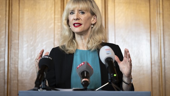 Nationalraetin und Praesidentin der Sicherheitspolitischen Kommission Priska Seiler Graf, SP-ZH, spricht waehrend einer Medienkonferenz der Sicherheitspolitischen Kommission des Nationalrats (SiK-N) z ...