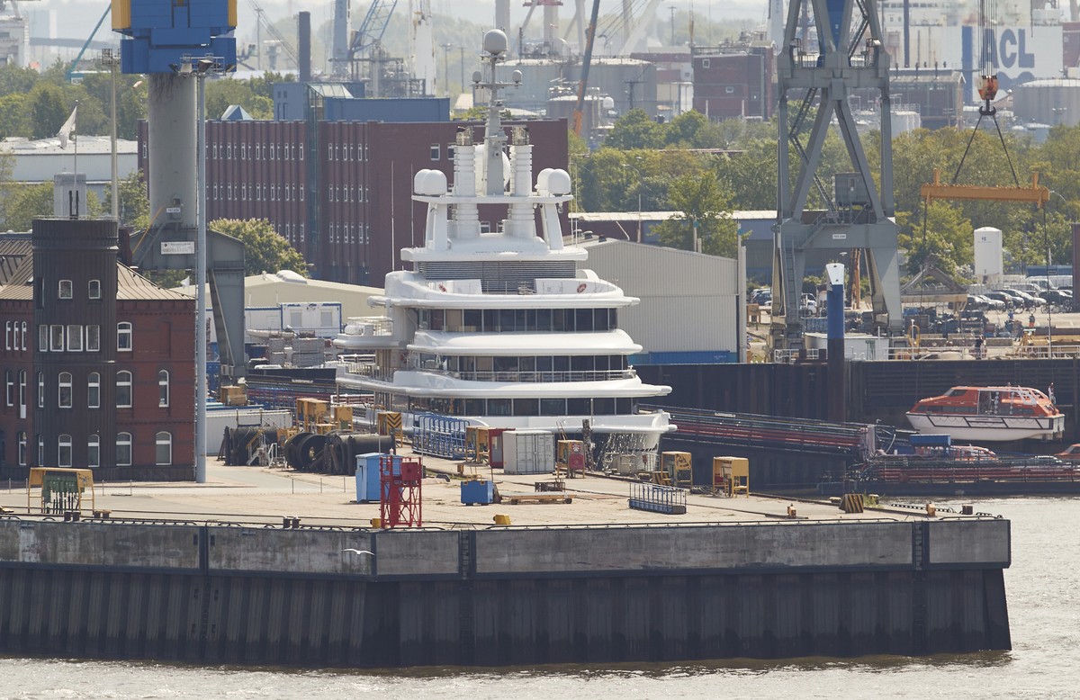 The mega yacht Luna lies in the Hamburg shipyard harbor in Hamburg, Germany, Monday, May 16, 2022. The detained luxury yacht "Luna" belonging to Russian businessman Farkhad Akhmedov has been ...