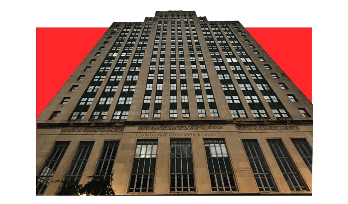 L'Alfred I DuPont Building, à Miami. Un espace d'heureux évènements mais aussi considéré comme un lieu hanté abritant de nombreux fantômes.