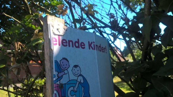 Ja, du siehst ganz richtig: Der PICDUMP ist da!
Ich kapere jetzt mal die Kommentarspalte!
Sorry an den Kommentarfreischalter!


ELENDE KINDER!