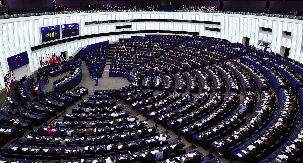 epa12598088 Members of the Parliament sit during voting at the European Parliament in Strasbourg, France, 17 December 2025. The current plenary session runs from 15 until 18 December 2025. EPA/RONALD  ...