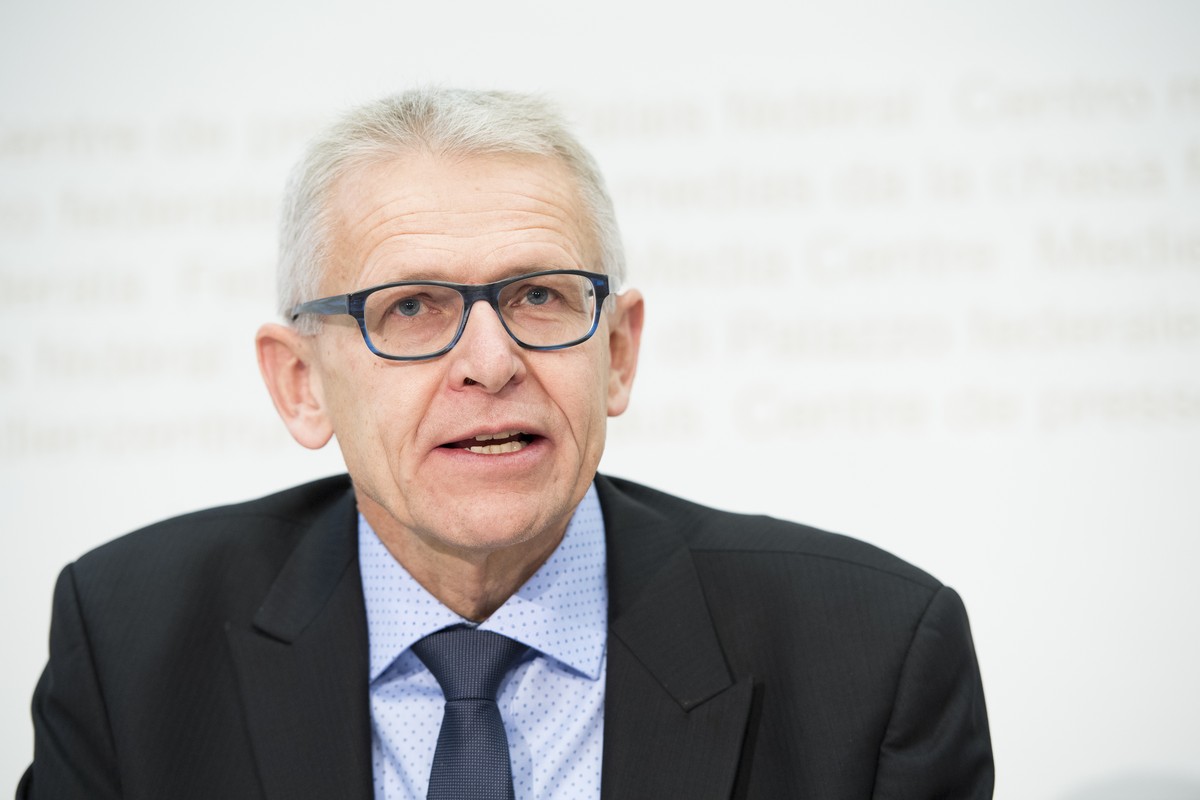 Leo Mueller, CVP-LU, spricht an der Medienkonferenz des ueberparteilichen Komitees "Steuerreform JA", am Dienstag, 29. November 2016 in Bern. Die buergerlichen Parteien stehen geschlossen hi ...