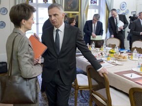 Bundesräte im Gespräch: Sommaruga und Burkhalter (rechts)