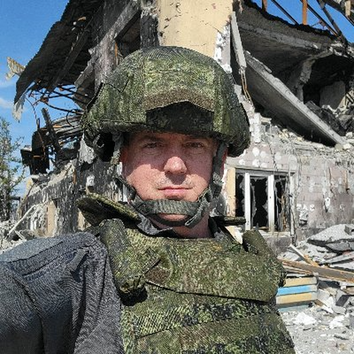 John Mark Dougan, ancien Marine américain et policier en Floride exilé en Russie après des accusations d'extorsion et mises sur écoute, est le propriétaire d'un réseau de dizaines de sites e ...