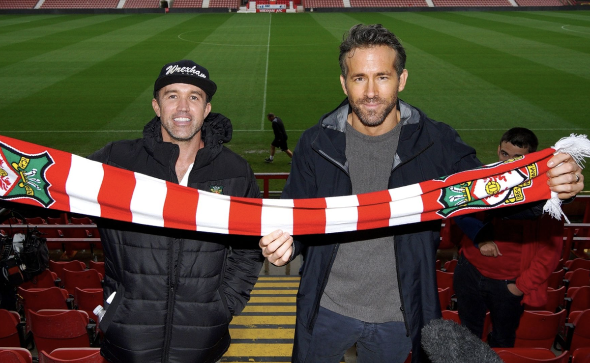 Rob McElhenney et Ryan Reynolds sont les très heureux propriétaires de Wrexham.