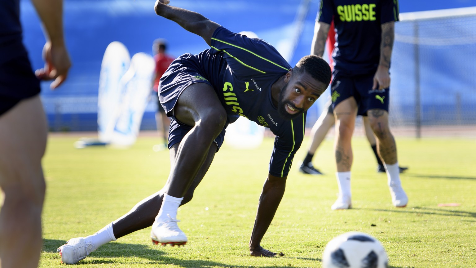 epa06851986 Switzerland&#039;s defender Johan Djourou attends a training session of the Switzerland&#039;s national soccer team at the Torpedo Stadium, in Togliatti, Russia, Saturday, June 30, 2018. T ...