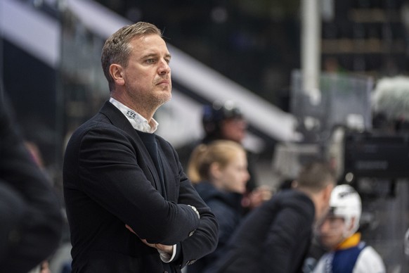 Zug&#039;s Head Coach Dan Tangnes during the second game of the quarter final playoffs of National League 2021/22 between HC Lugano against EV Zug at the Corn