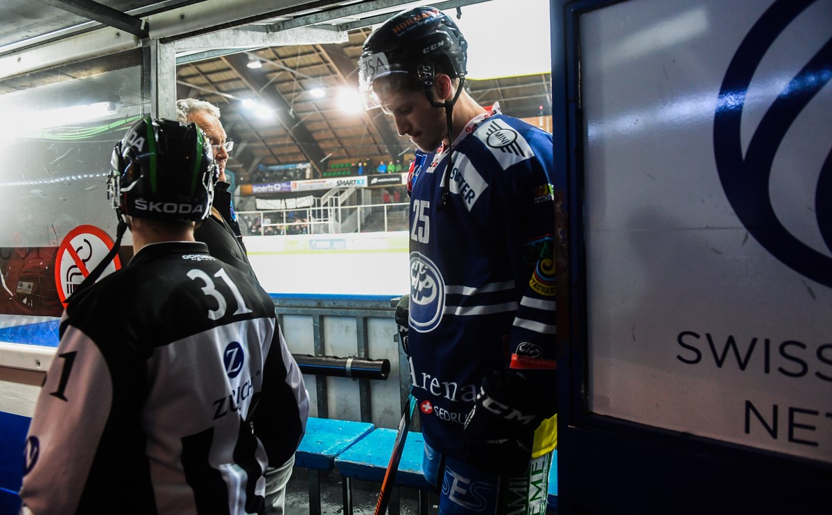 Ambri's player Cory Emmerton during the second playout final game of National League A (NLA) Swiss Championship 2016/17 between HC Ambri Piotta and Fribourg Gotteron, at the ice stadium Valascia  ...