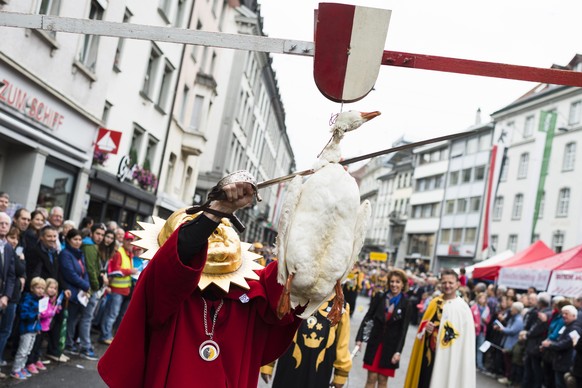 Unverbesserliche Gastkantone – vermummt und tierfeindlich.