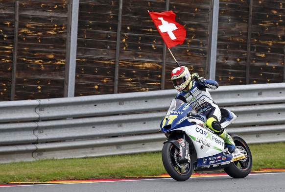 Dominique Aegerter stiehlt Tom Lüthi mit seinem Sieg am Sachsenring die Show.