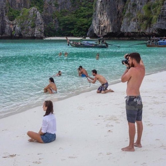 Instagram Fotos Partner muss Foto machen Influencer Influencerin perfektes Foto dumm