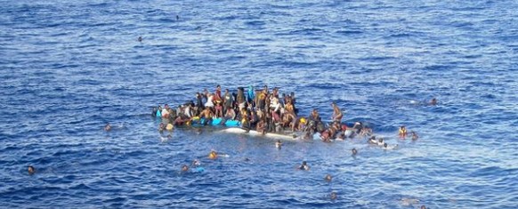 2018 schon mehr als 1500 Flüchtlinge auf dem Mittelmeer ertrunken
Dieses Titelbild spricht tausend Worte und alle sagen nur eins; solange diese Art von Migranten nicht konsequent nach Afrika zurück ge ...