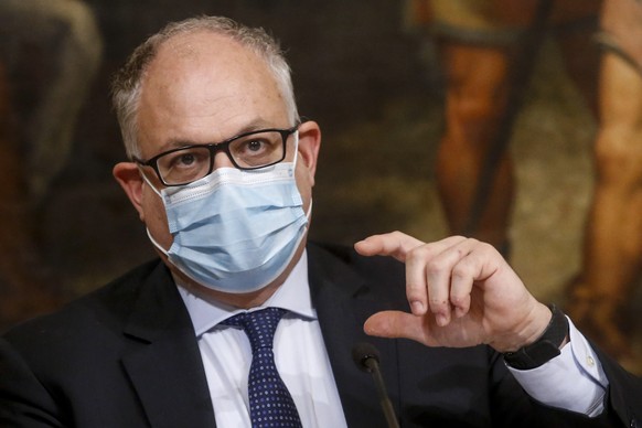 epa08778779 Italian Economy Minister, Roberto Gualtieri, attends a press conference during the second wave of the Covid-19 Coronavirus pandemic, at Chigi Palace in Rome, Italy, 27 October 2020.  EPA/FABIO FRUSTACI