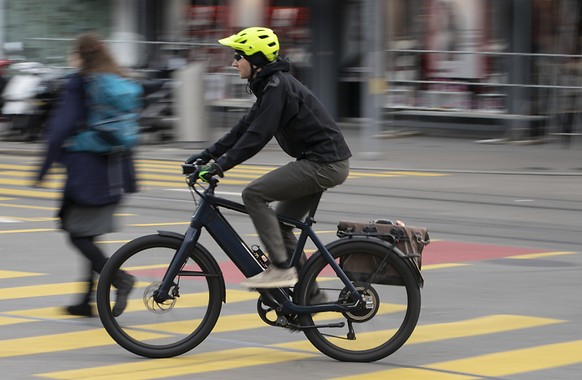 Heute gilt die Helmpflicht erst f