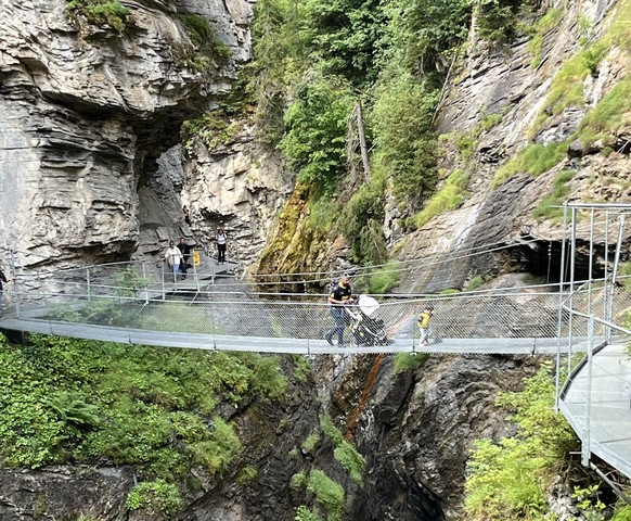 Dalaschlucht Leukerbad Dala Thermalquellen in der Schweiz grösste Thermalquelle in Europa Schweiz der Rekorde