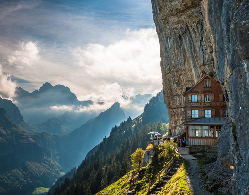 Wie eine Schweizer Bergbeiz plötzlich zum schönsten Ort der Welt wurde und warum Ashton Kutcher daran nicht ganz unschuldig ist