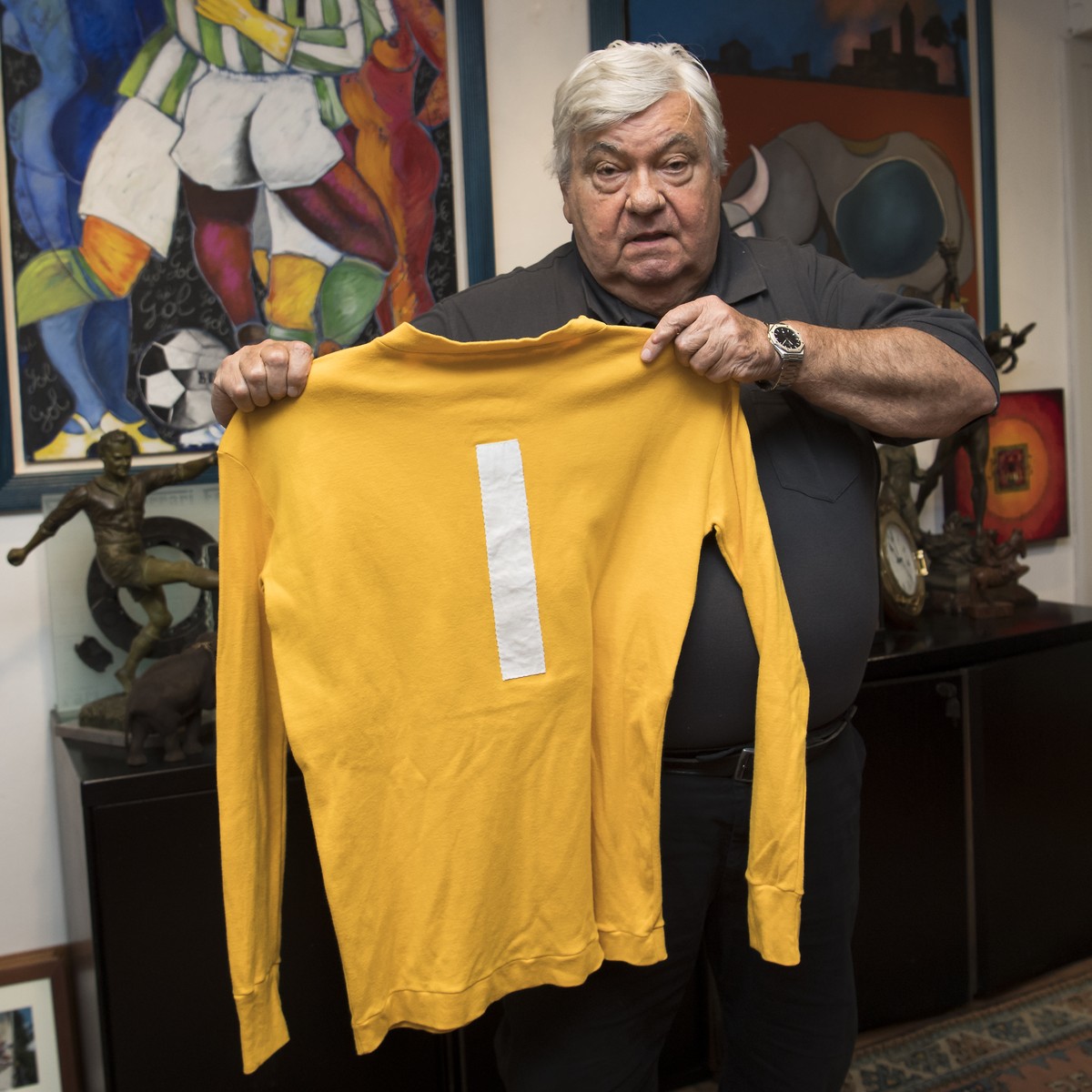 Ein Jaschin-Trikot (ausnahmsweise nicht in schwarz!) gehört natürlich auch zur umfassenden Sammlungen von Louis Nicollin, dem Präsident des Fussballklubs in Montpellier.