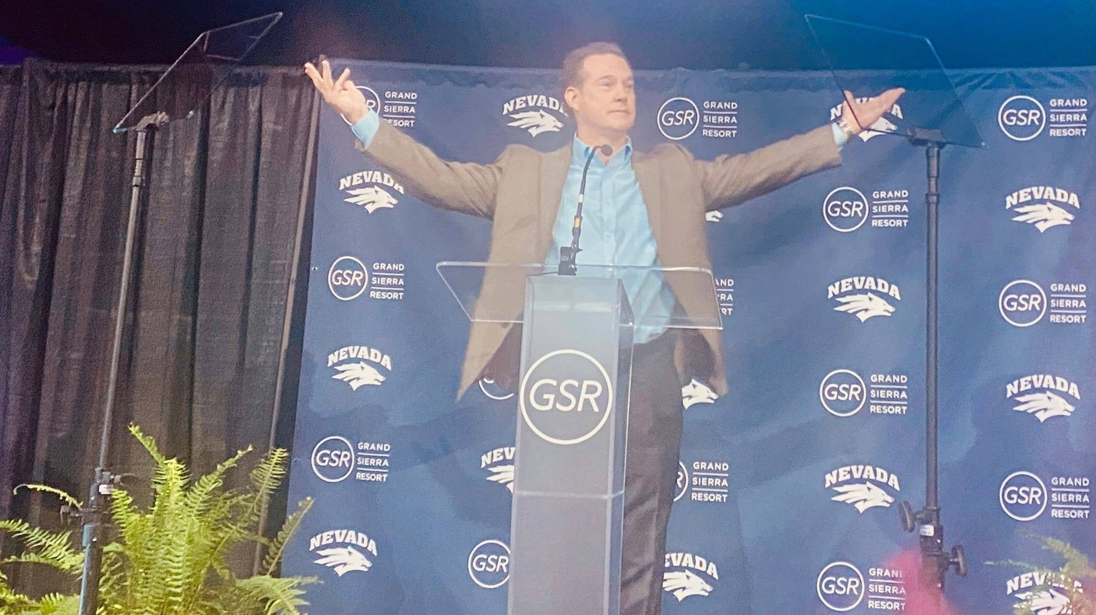 Syndication: Reno Gazette Journal Alex Meruelo stands in front of a crowd at the Grand Sierra Resort on Wednesday, Sept. 27, 2023. The businessman announced a $1 billion project at the Grand Sierra Re ...