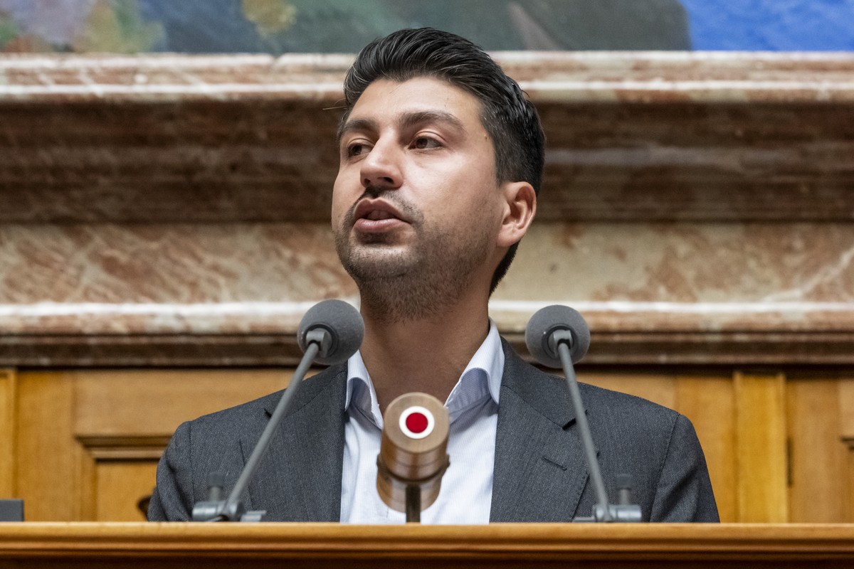 Fabian Molina, SP-ZH, spricht zur Grossen Kammer, an der Sommersession der Eidgenoessischen Raete, am Dienstag, 4. Juni 2024 im Nationalrat in Bern. (KEYSTONE/Alessandro della Valle)