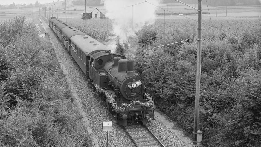 Gehörte der Mittelthurgaubahn MThB, 1974 an den Verein Dampfbahn Bern verkauft, 1975: Miete durch die SBB für Jubiläumsfahrten im Raum Winterthur. Die Strecke Oberwinterthur-Etzwilen wurde 1875 eröffn ...