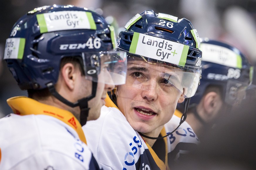 Zugs Reto Suri beim Eishockeyspiel der National League zwischen dem EV Zug und Fribourg-Gotteron, am Dienstag, 16. Januar 2018, in der Bossard Arena in Zug. (KEYSTONE/Alexandra Wey)