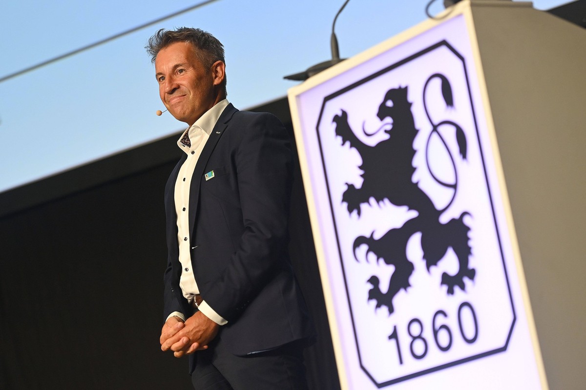 Gernot MANG ldesignierter Praesident 1860, nach Wahl zum Praesidenten. Mitgliederversammlung TSV 1860 Muenchen am 06.07.2025 im Zenith, *** Gernot MANG ldesignated President 1860 , after election as P ...