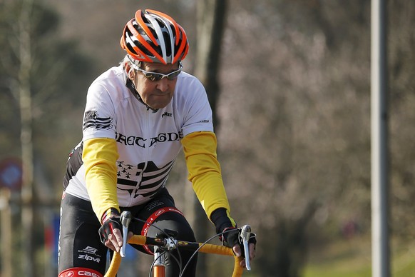 Kerry verbringt viel Zeit auf dem Velo. Hier bei einer Tour in der Region Genf.