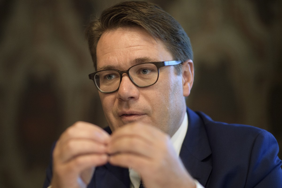 Der St. Galler Regierungsrat und Praesident der Ostschweizer Regierungskonferenz Benedikt Wuerth an einer Medienkonferenz der Ostschweizer Regierungskonferenz zur Studie "Wirtschaft, nationaler F ...