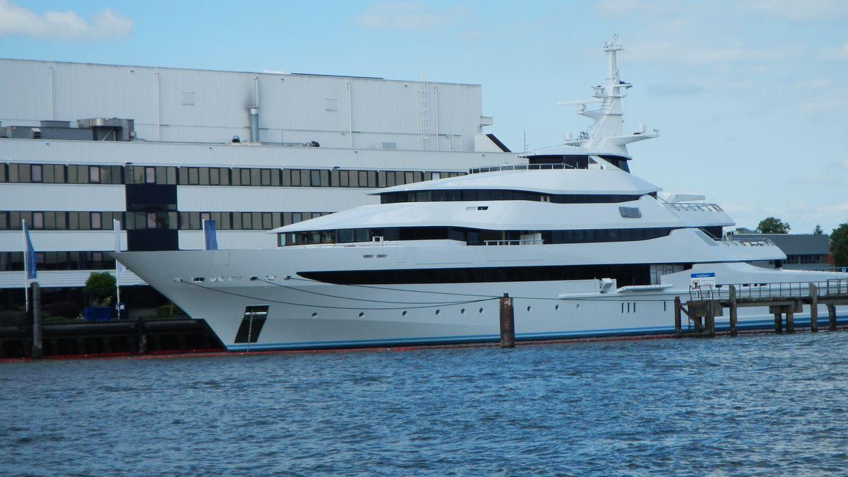 Dans la nuit du 2 au 3 mars, les autorités françaises ont saisi le Amore Vero, le yacht d’Igor Setchine