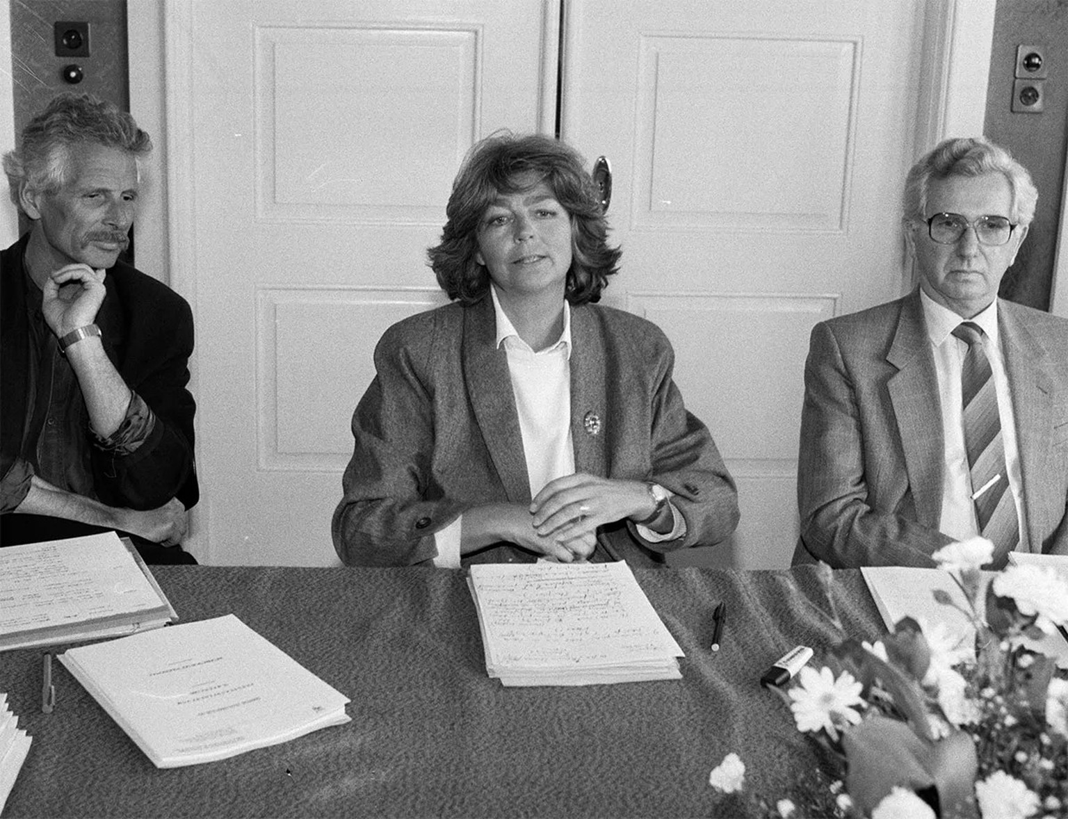 Die bernische Erziehungsdirektorin Leni Robert betonte an der Pressekonferenz im März 1990, dass Computer für die Schule wichtig seien, es aber eine kritische Annäherung brauche.