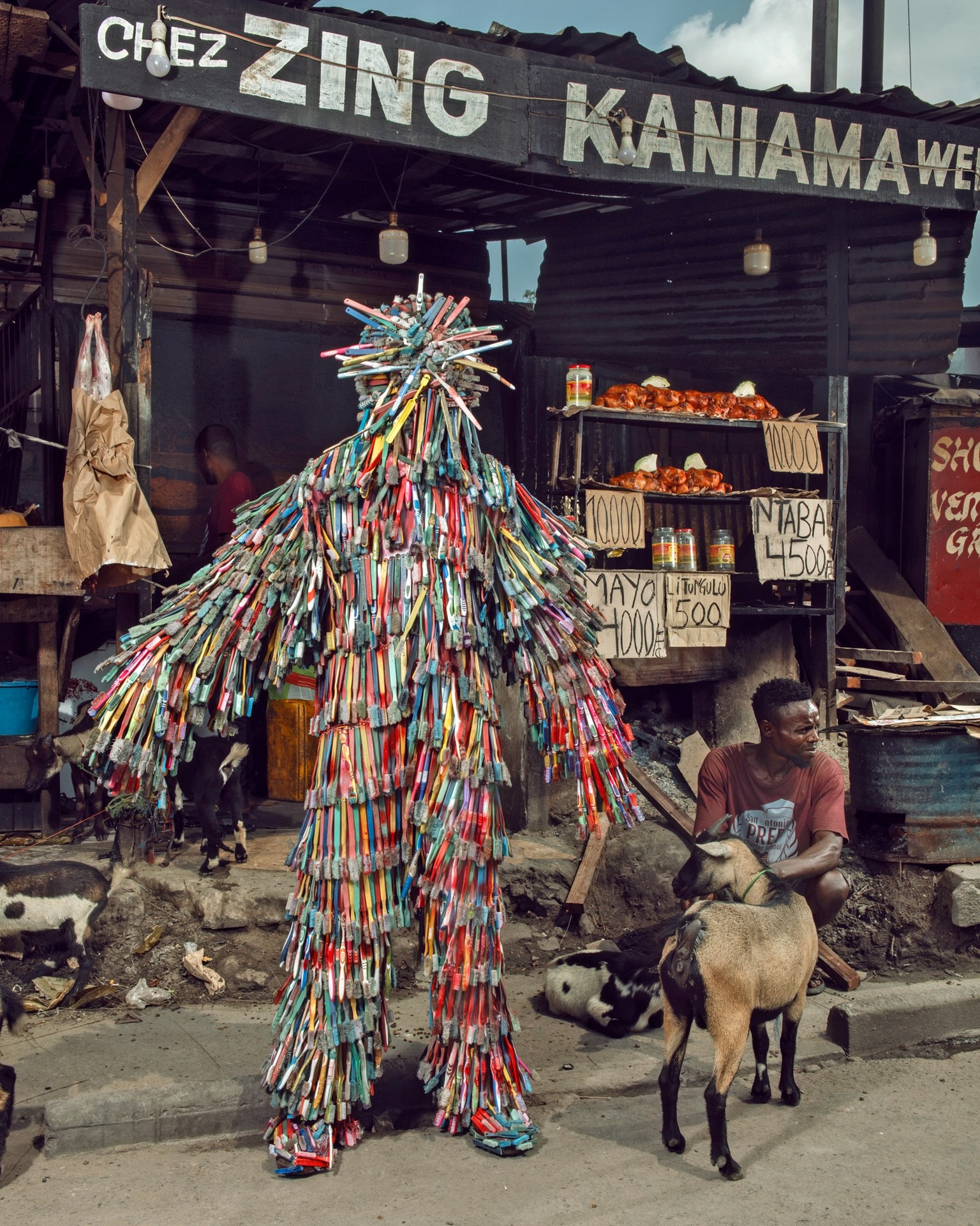 Homo detritus - Stephan Glaudieu Académie des Beaux-Arts de Kinshasa Demokratische Republik Kongo kunst abfall mode