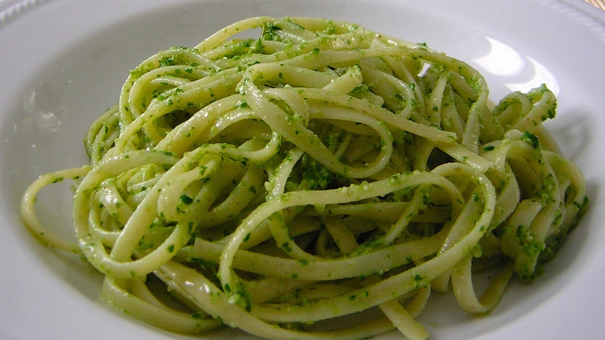 trenette al pesto ligurische pasta http://blog.giallozafferano.it/zialora/trenette-al-pesto-di-rucola/