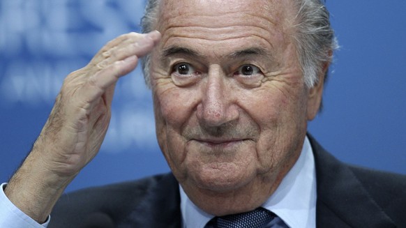 Muss aus der Ferne grüssen: Bald-Ex-Präsident Blatter.<br data-editable="remove">