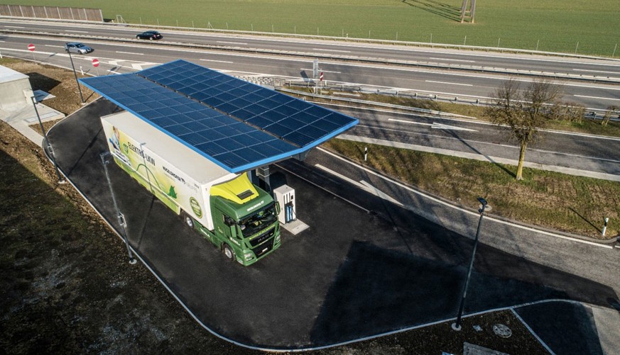 Für E-Lastwagen braucht es allein schon wegen der Fahrzeuggrösse spezielle Lademöglichkeiten.