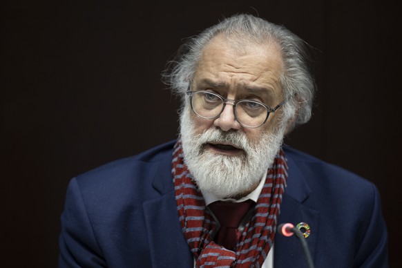 Staenderat Carlo Sommaruga, SP-GE, Praesident von der APK-S, spricht ueber das Verhandlungsmandat fuer ein Abkommen mit den USA in den Bereichen Wirtschaft und Handel, am Dienstag, 16. Dezember 2025,  ...