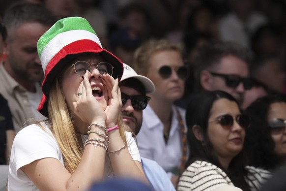 Auch im Tennis fiebern die Italienerinnen lautstark mit.