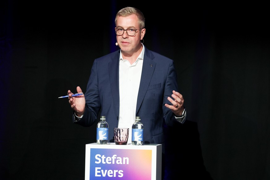 epa13207103 The Christian Democratic Union (CDU) party's top candidate for the upcoming House of Representatives election Stefan Evers takes part in a panel discussion ahead of the Berlin state e ...