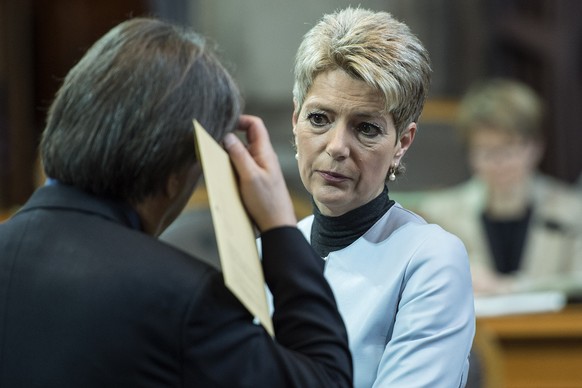 ZUM SDA-VORAUSBERICHT ZU DEN EIDGENOESSISCHEN WAHLEN IM KANTON ST. GALLEN STELLEN WIR IHNEN AM DONNERSTAG, 25. JUNI 2015, FOLGENDES ARCHIVBILD ZUR VERFUEGUNG - Die Staenderaete Karin Keller Sutter, FD ...