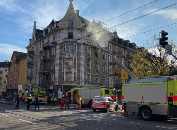 Dackstockbrand Ecke Limmatstrasse/Fabrikstrasse im Kreis 5 Zürich