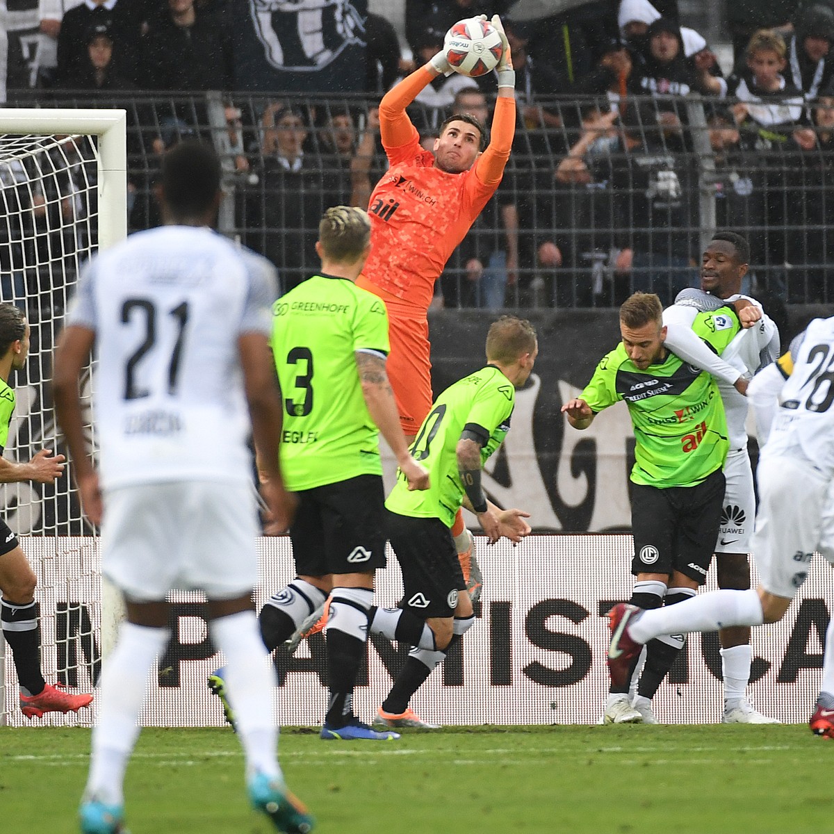 Lugano's goalkeeper Amir Saipi, during the Super League soccer match FC Lugano against Young Boys at the Cornaredo stadium in Lugano, Saturday, May 07, 2022. .(KEYSTONE-ATS / Ti-Press / Samuel Go ...