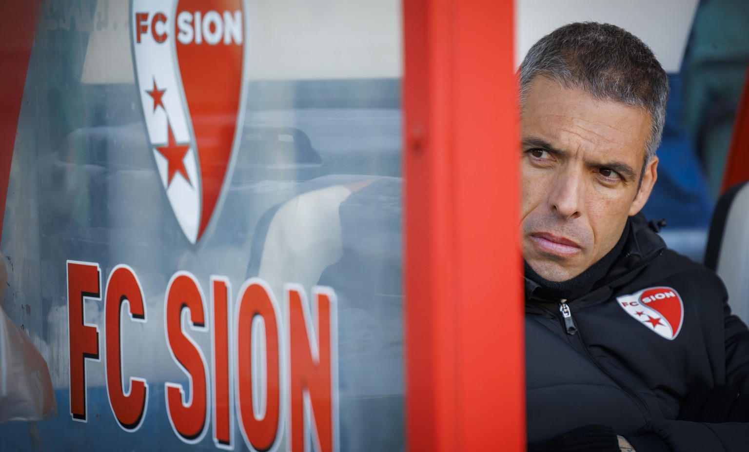 L&#039;entraineur du FC Sion Fabio Celestini reagit avant la rencontre du championnat de football de Super League entre le FC Sion et le FC Lugano le samedi 22 janvier 2023 au stade de Tourbillon a Si ...