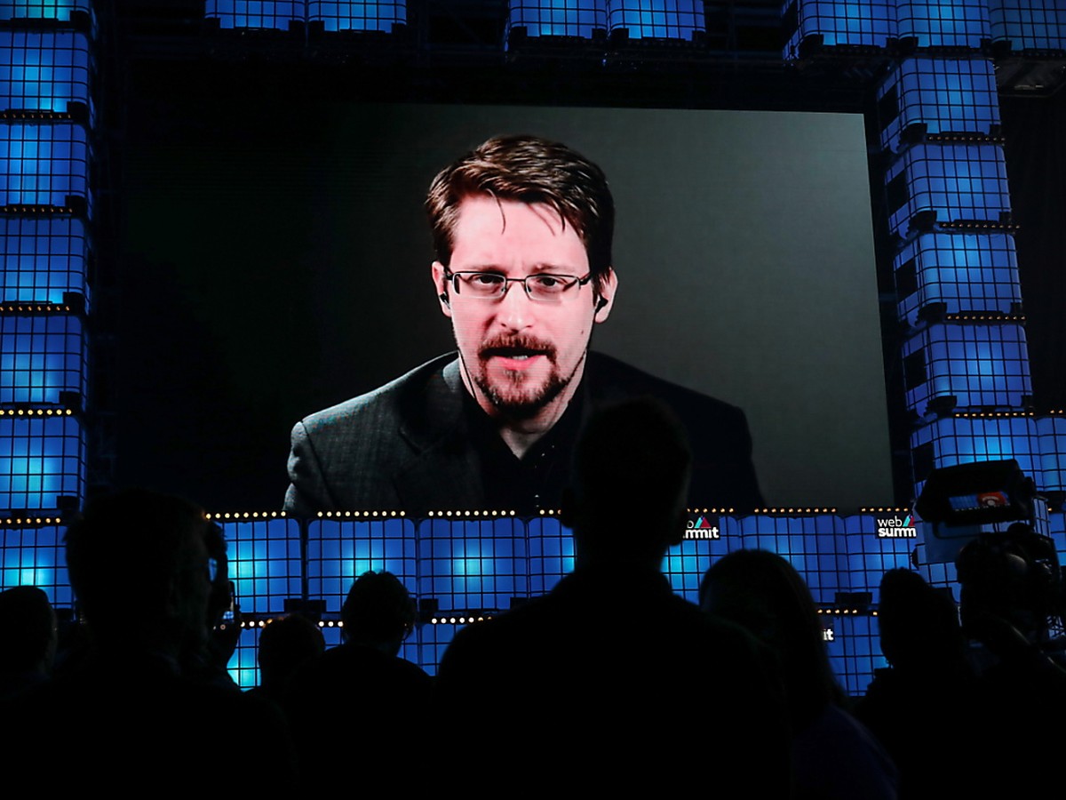 Le lanceur d'alerte Erward Snowden a obtenu le passeport russe.
