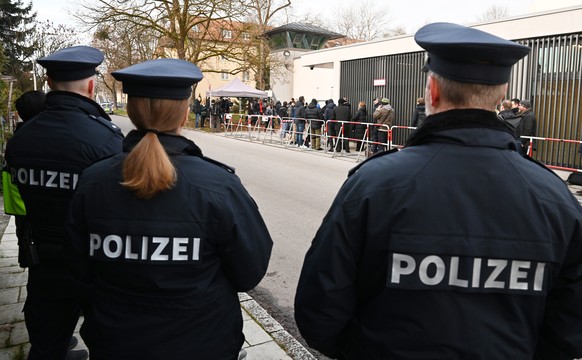 Huge crowds for the start of the trial in Munich.