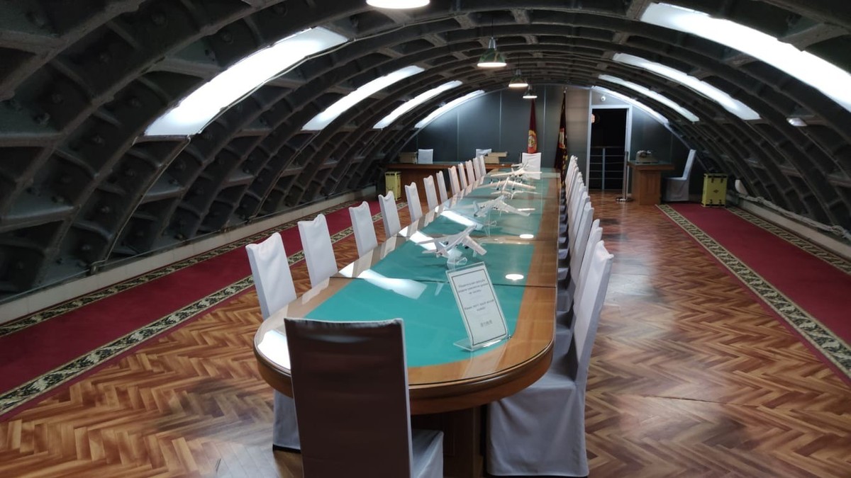Salle de négociation et état-major du Bunker 42. Le bunker est situé sous terre près de la station Taganskaya du métro de Moscou. C'est aujourd'hui un musée de la Guerre froide.