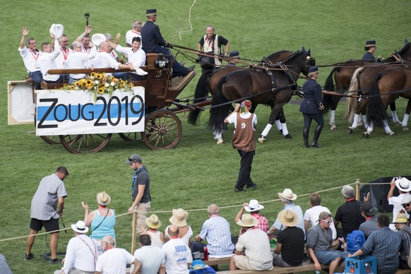 Das OK von Zug 2019 beim Eidgenoessischen Schwing- und Aelplerfest (ESAF) Estavayer 2016 in Payerne, am Sonntag, 28. August 2016. Das naechste Eidgenoessische findet in Zug 2019 statt. (KEYSTONE/Urs F ...