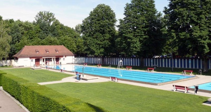 Die vom restlichen Freibad abgetrennte Frauenbadi «Fraueli» im Basler Eglisee.