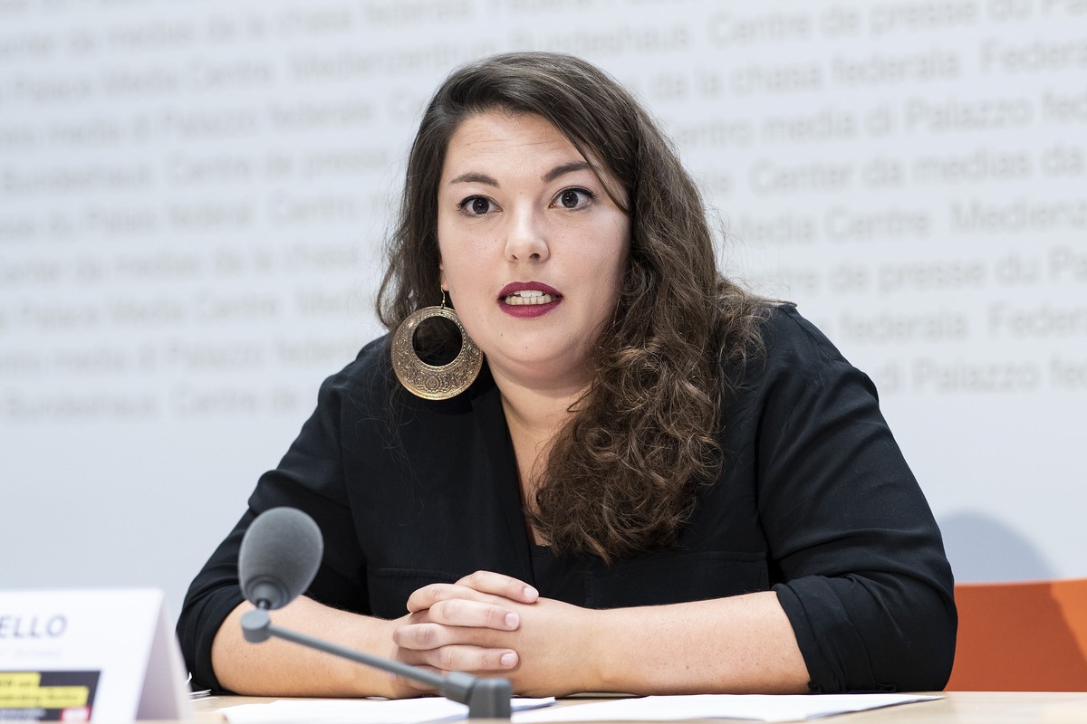Nationalraetin Tamara Funiciello, SP-BE, aeussert sich an einer ueberparteilichen Medienkonferenz zur Vorlage �Steuerliche Beruecksichtigung der Kinderdrittbetreuungskosten�, am Montag,15. Juni 2020,  ...