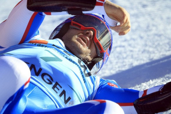 France&#039;s Alexis Pinturault lies on the snow after crashing during an alpine ski, men&#039;s World Cup super-G race, in Wengen, Switzerland, Friday, Jan. 12, 2024. Pinturault crashed in a World Cu ...
